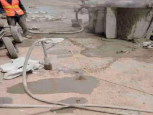 托克托水泥混凝土路面板底注浆技术 路面脱空注浆整治方案