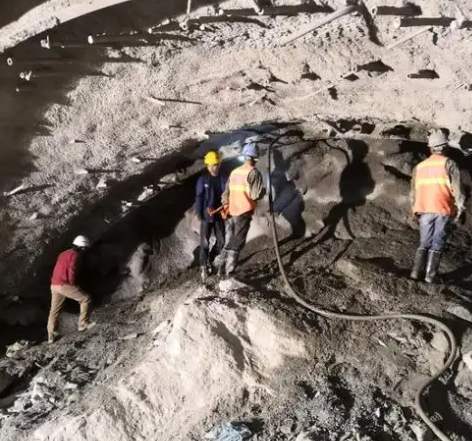 托克托拱顶带模注浆料的施工流程及注意事项